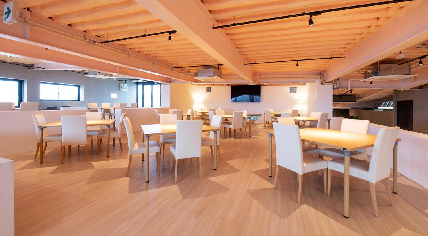 姫路城の天守閣を一望できる絶景カフェ「コーニッシュ」